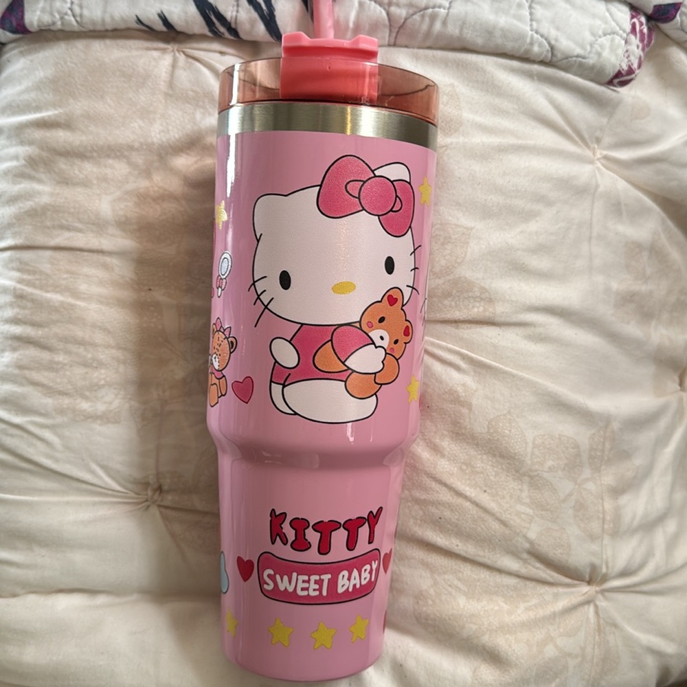 Hello Kitty Cup - Picture 2 of 3